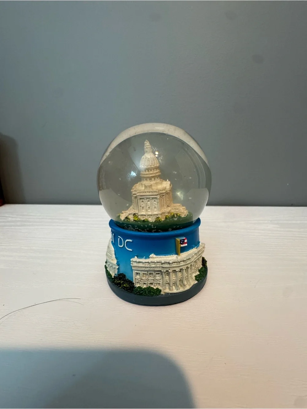 Washington Dome Snow Globe - Blue and Cream Collectible
